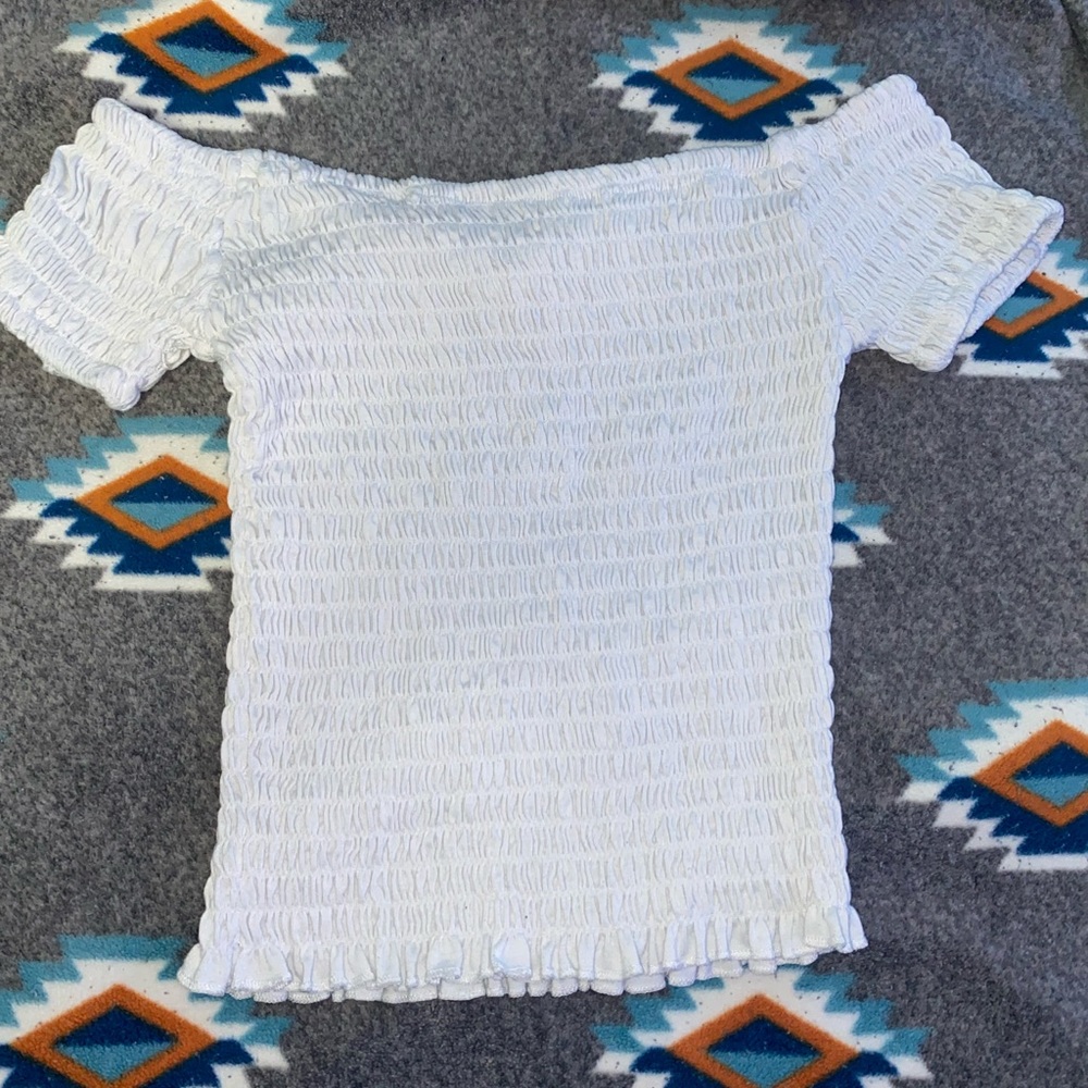 White scrunch crop top Smoke free home. Never used